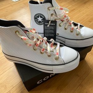 New platform converse sneakers